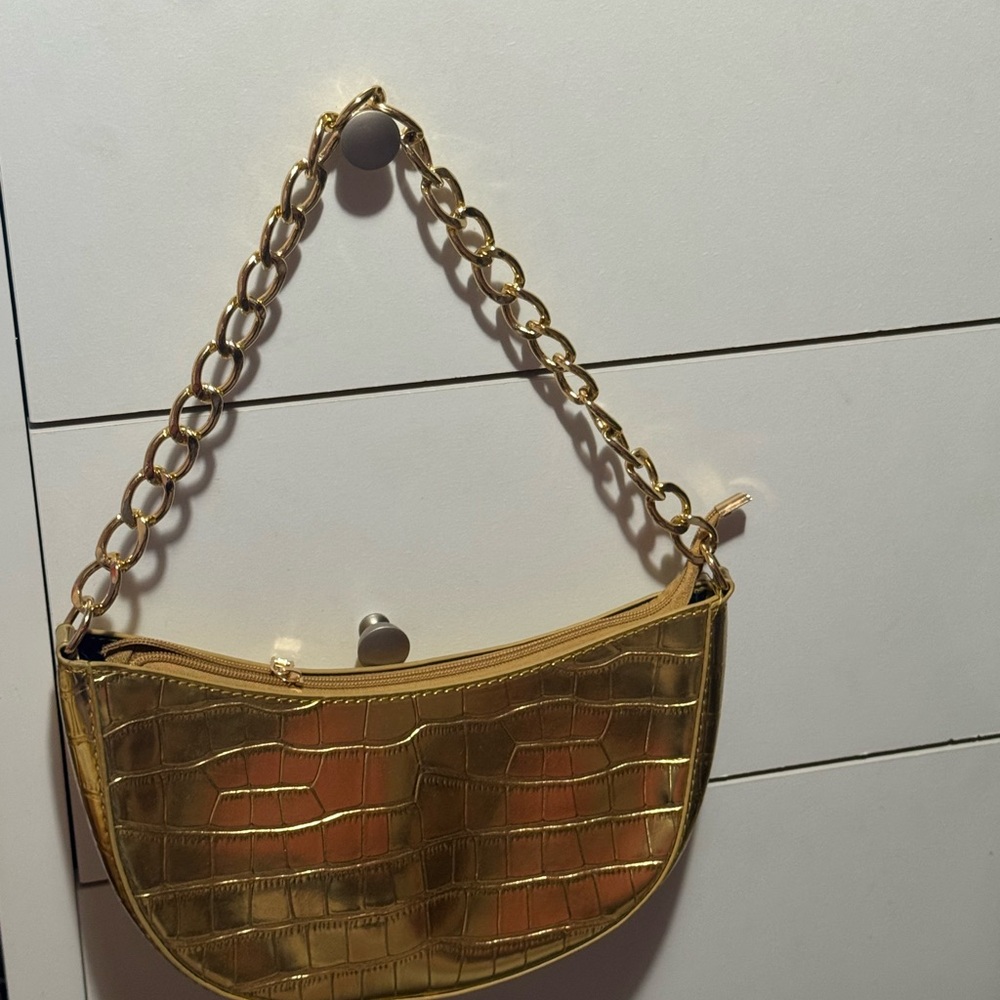 Gold Croc-Embossed Chain Shoulder Bag